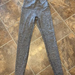 Lululemon wunder unders  size 6 - like new !